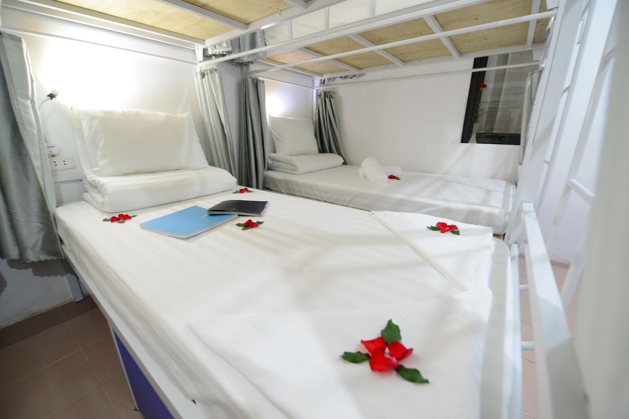 Pillow Backpacker Hostel (Adults Only) Hanoï Extérieur photo