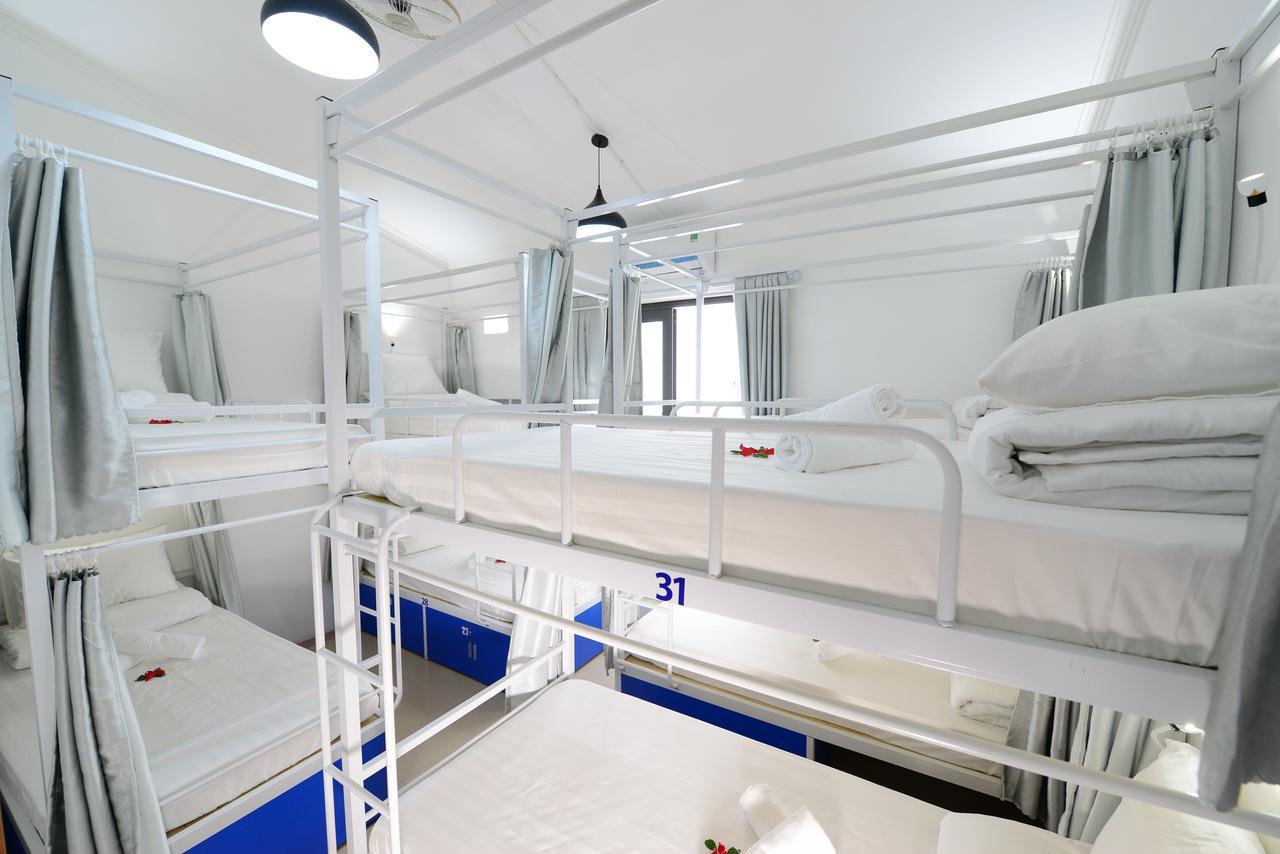 Pillow Backpacker Hostel (Adults Only) Hanoï Extérieur photo